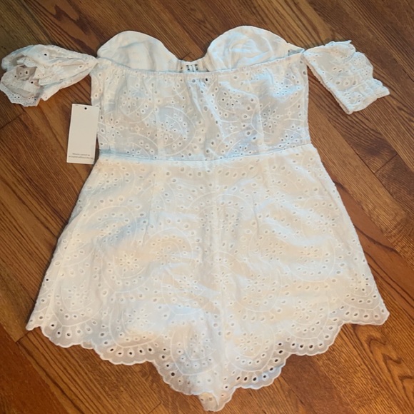 Tobi white crochet romper size medium - Picture 2 of 3